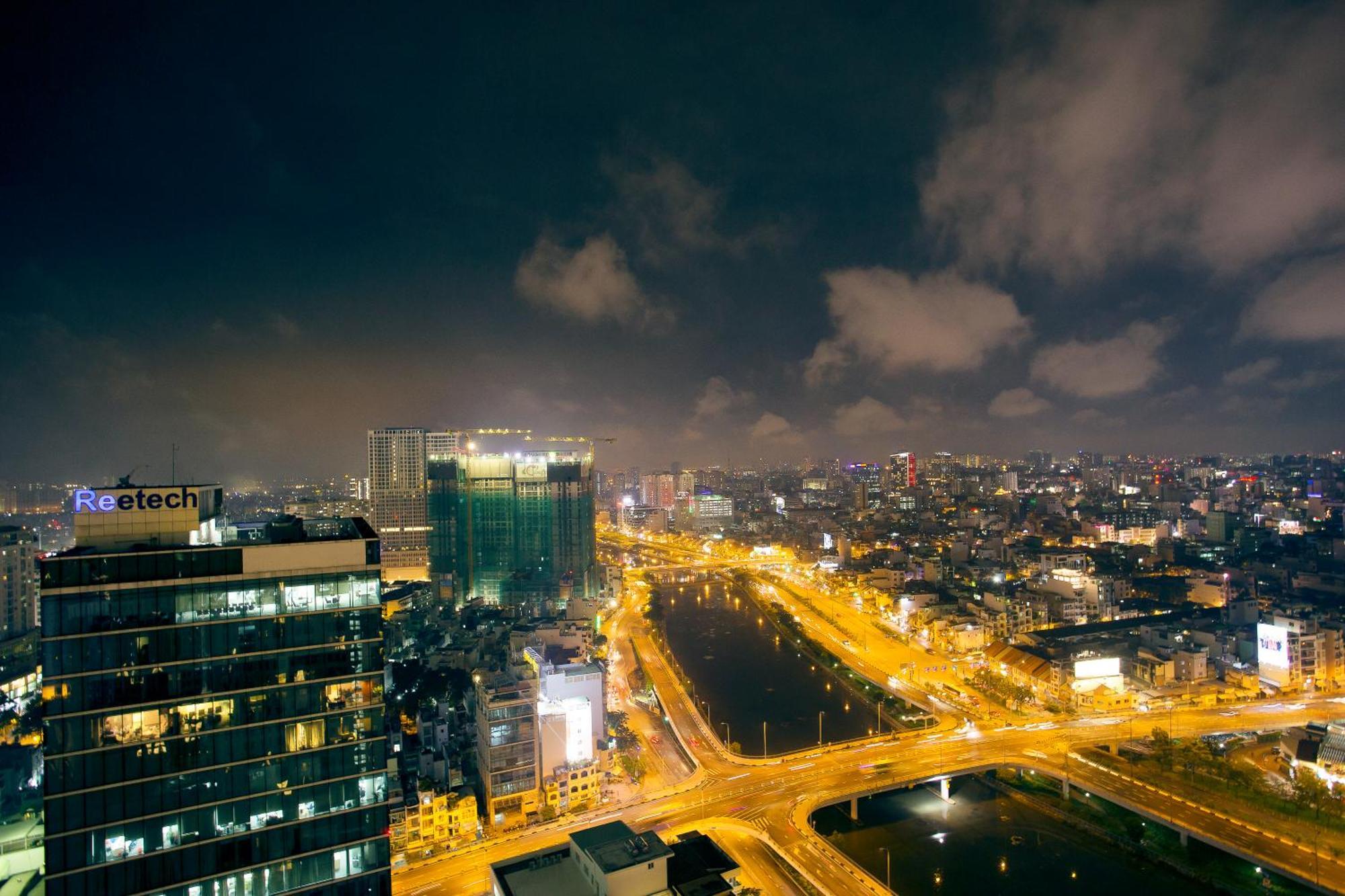 Double E Saigon Apartment Хошимин Экстерьер фото